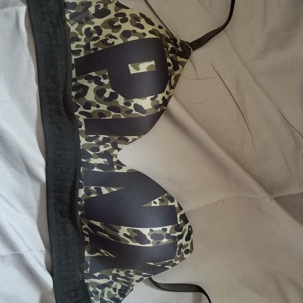 Pink VS 32 C wireless bra